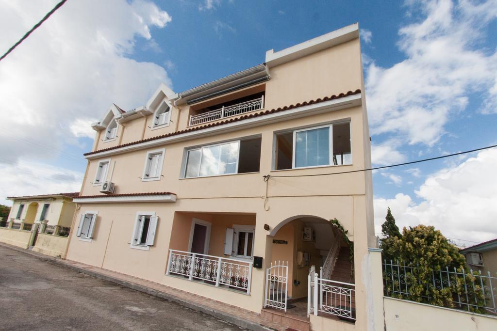 Stella Studios Lixouri Exterior photo